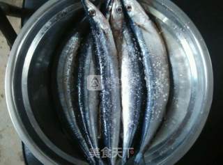 Fried and Braised Saury recipe