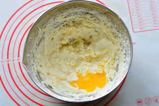 Sweet and Sour Passion Fruit Pound Cake with A Cloud-like Texture recipe