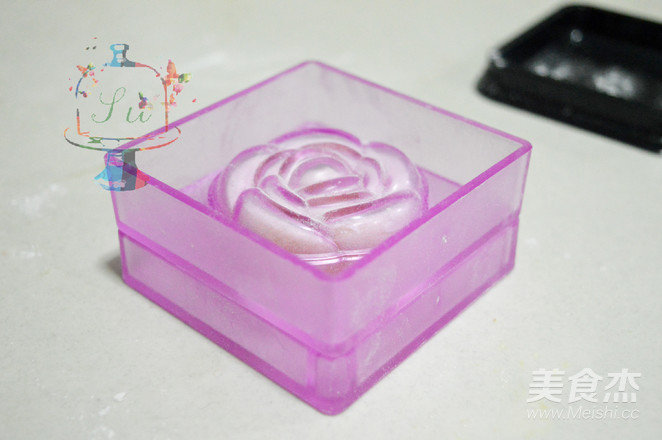 We are Not Snowy Mooncakes, We are Very Serious and Japanese Style and recipe