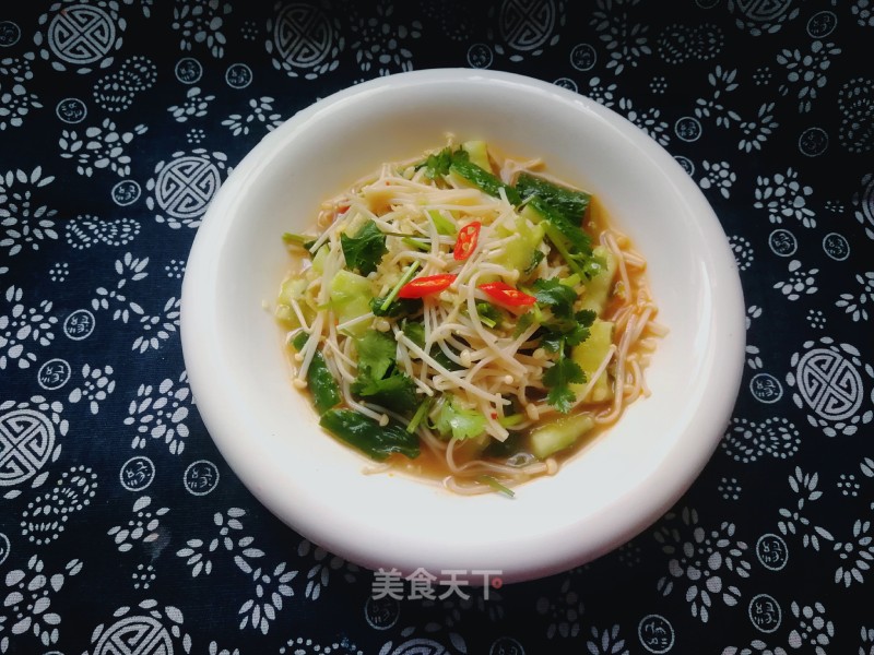 #团圆饭#mushrooms Mixed with Cucumber recipe