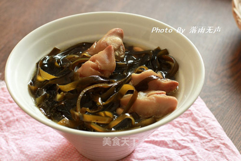 Pig's Trotter Seaweed Soup-through Your Black Hair recipe