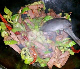 Stir-fried Braised Beef with Hot Peppers recipe