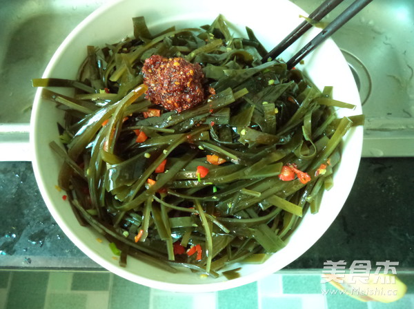 Chili Oil Mixed with Kelp recipe