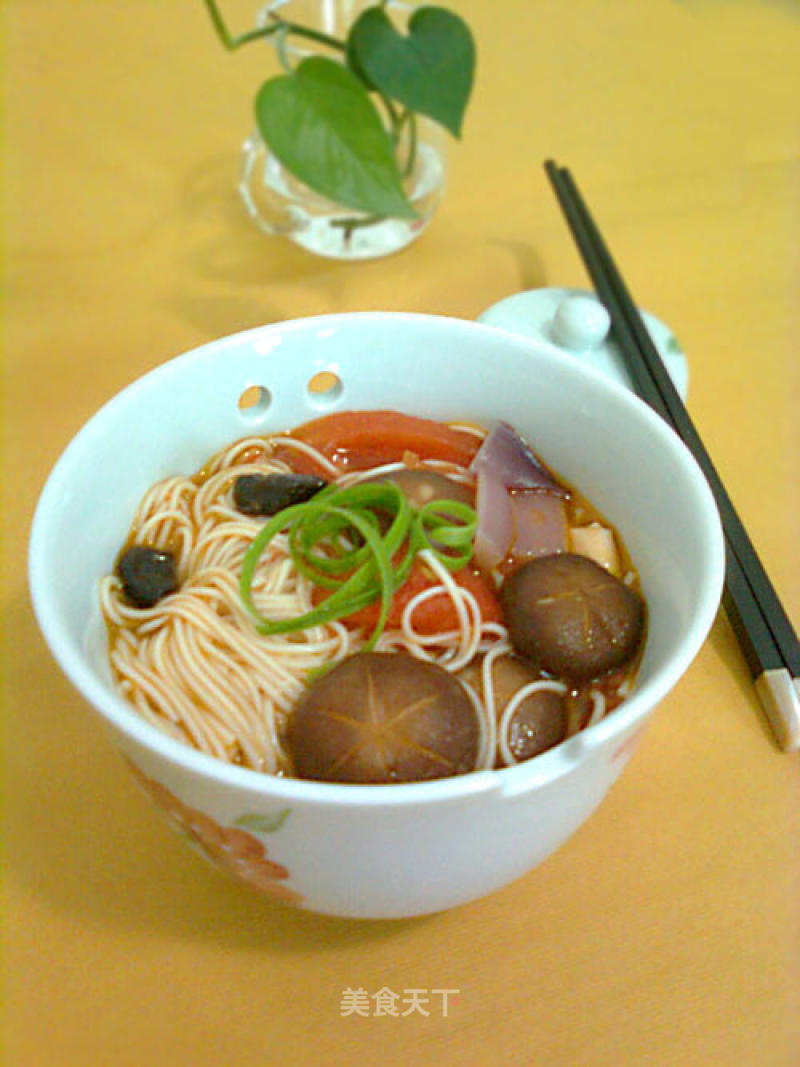[daihai Black Garlic Trial Report] Tomato, Black Garlic and Mushroom Noodles recipe