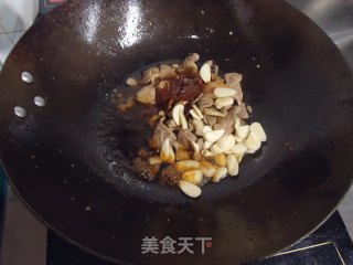 Fried Pork with Chili recipe