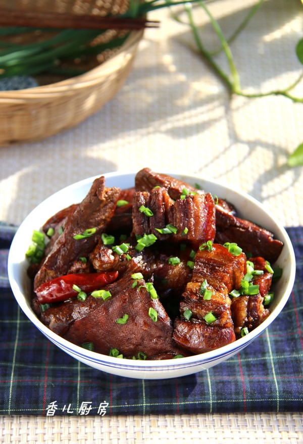 Braised Pork with Maqiao Dried Beans recipe