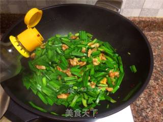 Salt Fried Pork with Garlic Sprouts recipe