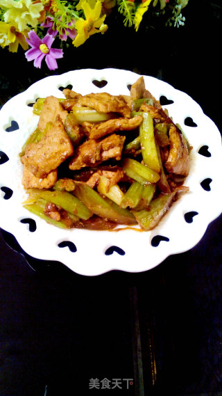 Celery Stir-fried Pork recipe