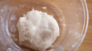Start Making Egg Yolk Crisps from Fried Red Bean Paste (video) recipe