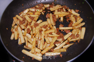 My Son’s Favorite---minced Pork and Rice Noodles recipe