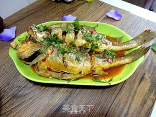 Home-style Stewed Yellow Croaker recipe