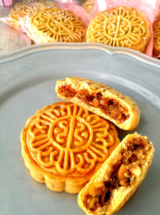 Cantonese Style Five-ren Green and Red Silk Mooncakes