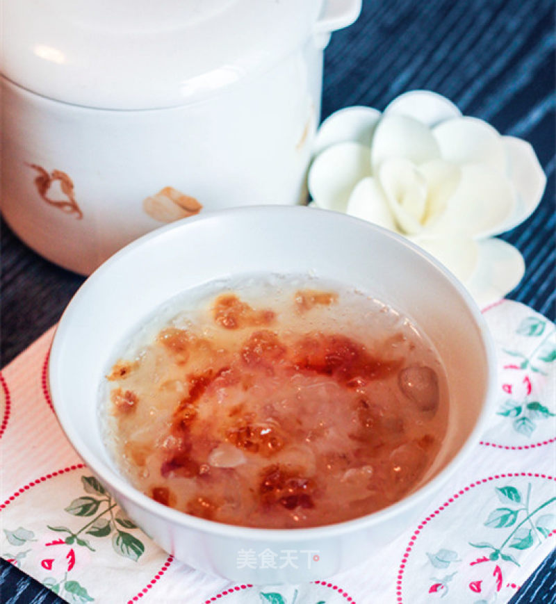 Stewed Bird's Nest with Peach Gum and Soap recipe
