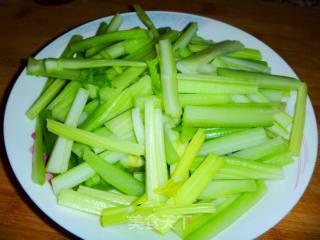 [family Quick Hand Stir-fry] Stir-fried Celery with Shrimp in Oyster Sauce recipe