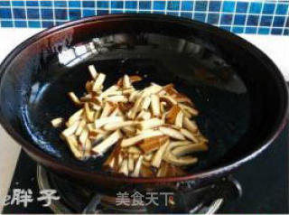 Stir-fried Dried Tofu with Leek and Moss recipe