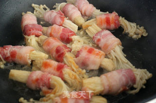 Pan-fried Bacon and Enoki Mushroom Roll recipe