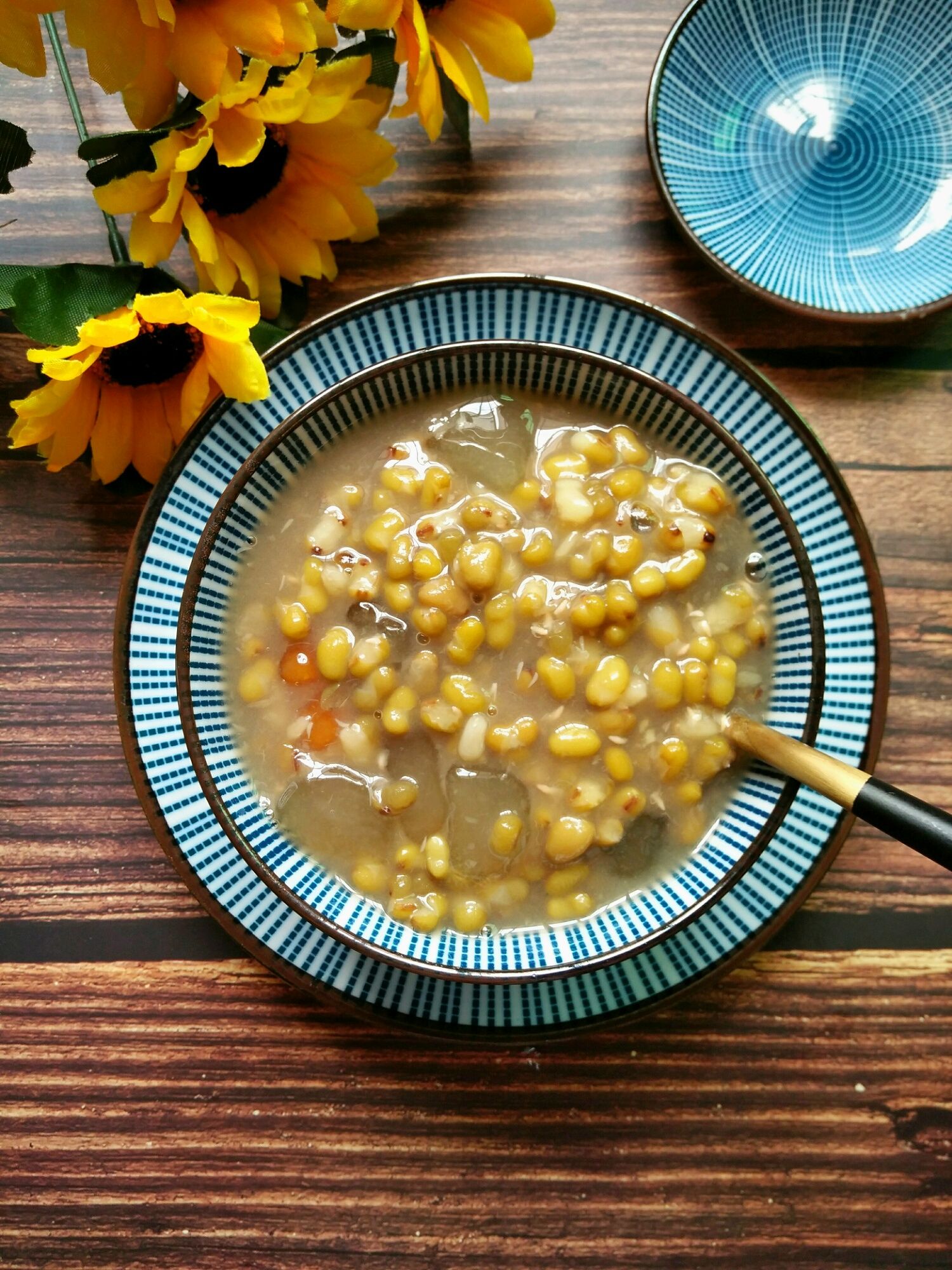 Mung Bean Congee with Taro Balls recipe