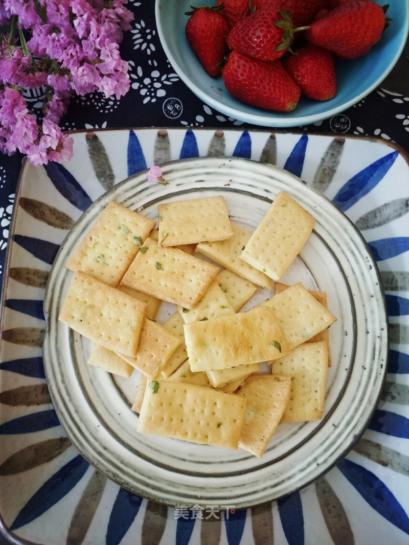 Scallion Soda Crackers recipe