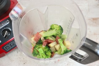 Broccoli, Potato and Bacon Soup recipe