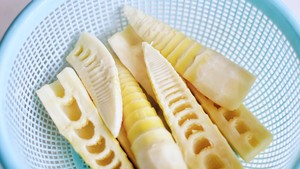 Spring Limited: Braised Spring Bamboo Shoots in Oil recipe
