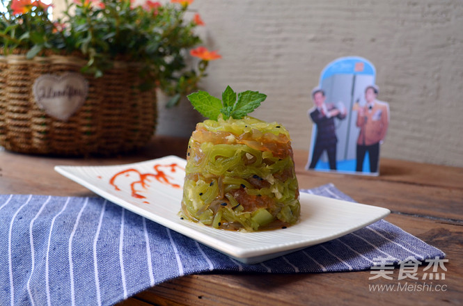 Crispy Jellyfish Mixed with Lettuce recipe