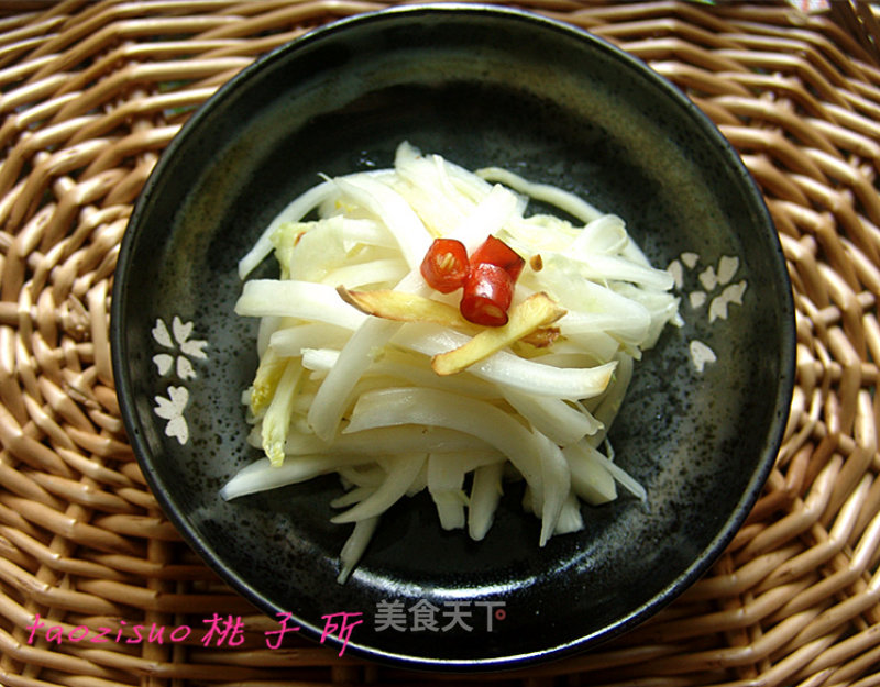 Refreshing Hot and Sour Cabbage