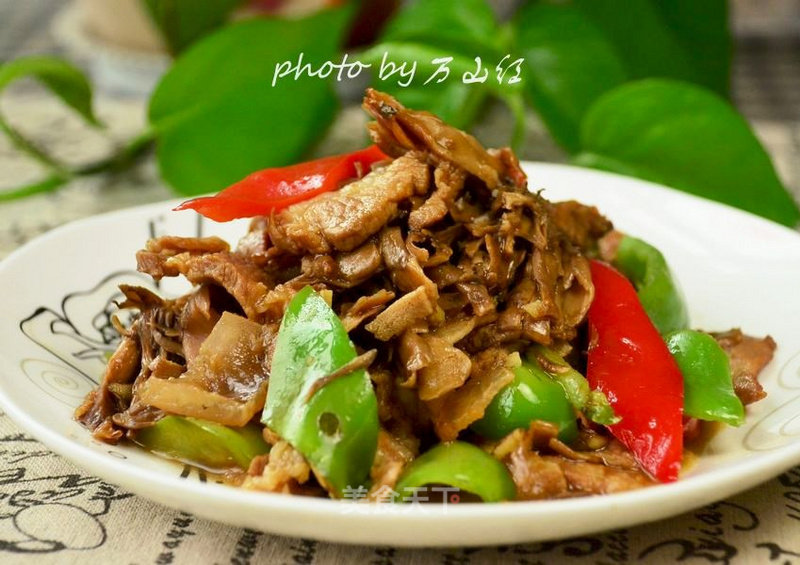 Fried Pork with Grifola Flower recipe