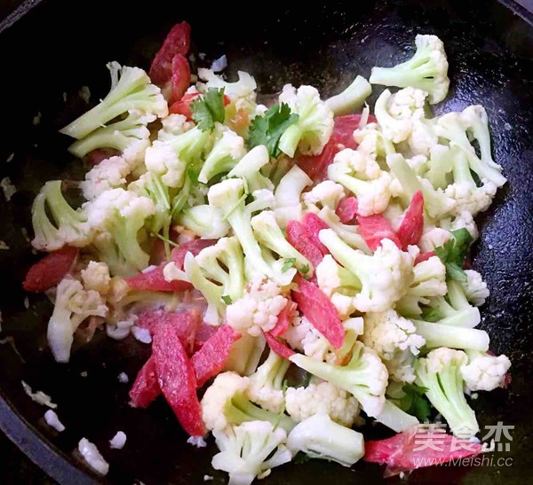 Stir-fried Organic Cauliflower with Sausage recipe