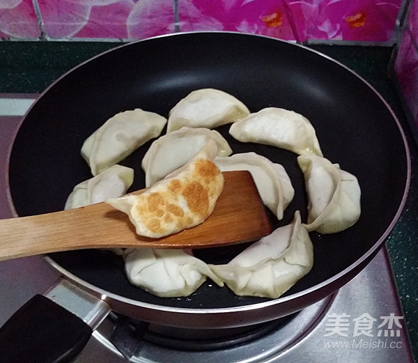 Fried Dumplings with Ice Flower recipe