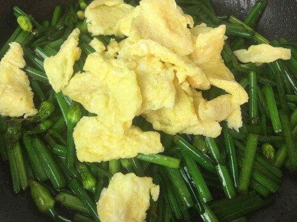 Scrambled Eggs with Chives recipe
