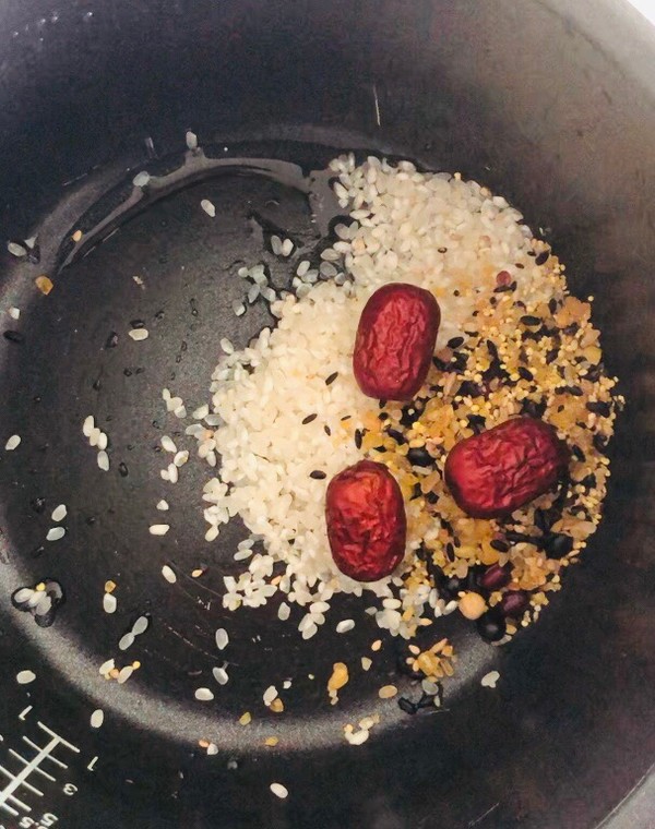 Mixed Grains, Red Dates, Wolfberry Porridge recipe