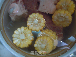 Autumn Anti-dryness Decoction-big Bone Lotus Root and Corn Soup recipe
