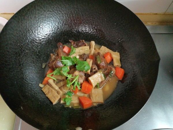 Stewed Duck with Sauce and Dried Bamboo Shoots recipe