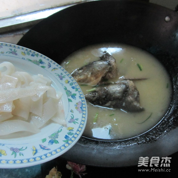 Fish Head Stewed Noodles recipe