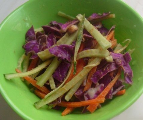 Red Cabbage and Cucumber Strips with Sesame Sauce recipe