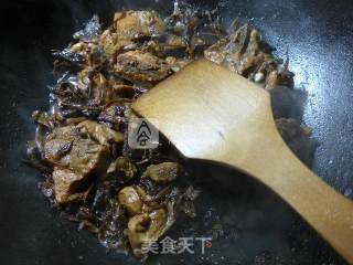 Grilled Keel with Bamboo Shoots and Dried Vegetables recipe