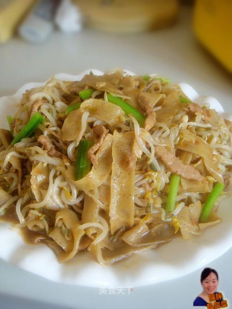 Bean Sprouts and Shredded Pork Braised Cakes recipe