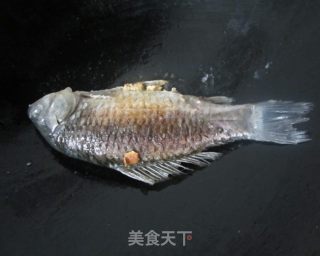 Carrot Corn Crucian Carp Soup recipe