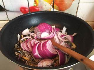 Stir-fried Eel with Onion recipe