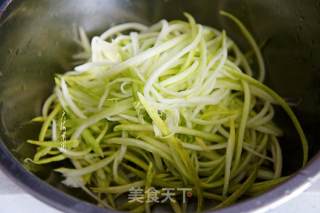 Stir-fried Squash with Sesame Sauce recipe