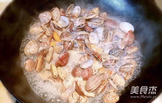 Clam in Oyster Sauce recipe