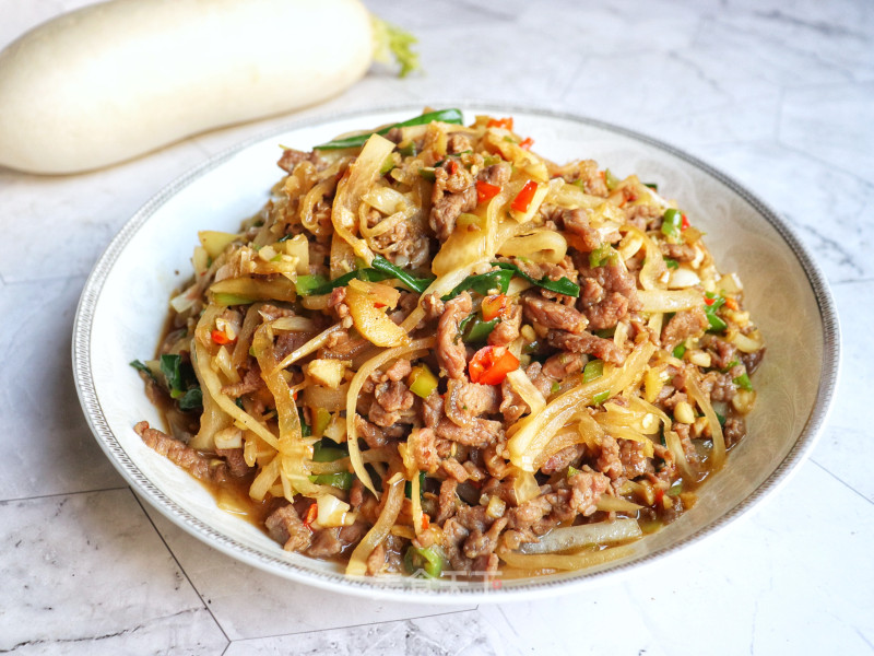 Stir-fried Beef with Shredded White Radish recipe