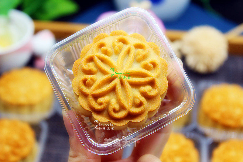 Cantonese-style Lemon Five-core Mooncake recipe
