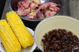 Stewed Chicken with Corn Mushrooms recipe