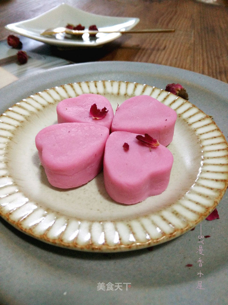 Yam Rose Cake-health Care Must Also Fight for Beauty recipe