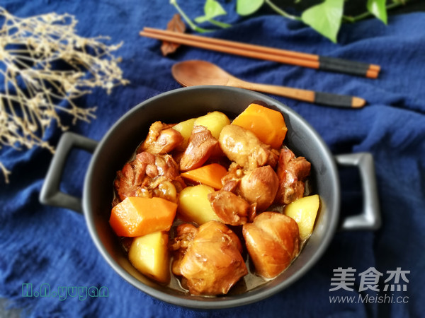 Braised Chicken Nuggets with Potatoes and Carrots recipe