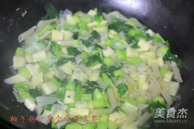 Vegetable Noodles with Winter Bamboo Soup recipe