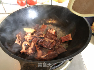 Fried Belly Slices with Winter Bamboo Shoots recipe