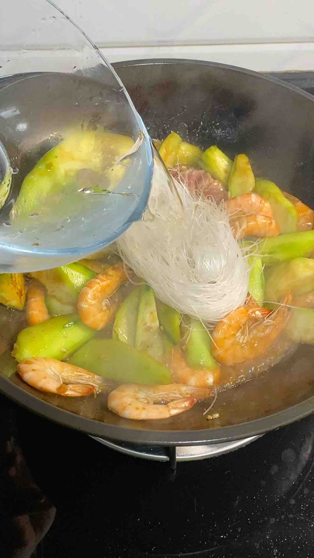 Seafood Loofah Vermicelli in Clay Pot recipe