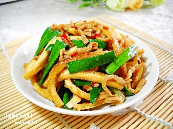 Leek-flavored Shredded Pork with Dried Tofu recipe